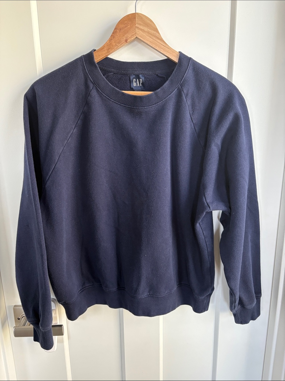 GAP Women’s Dark Navy Cotton Crewneck Pullover Size Medium